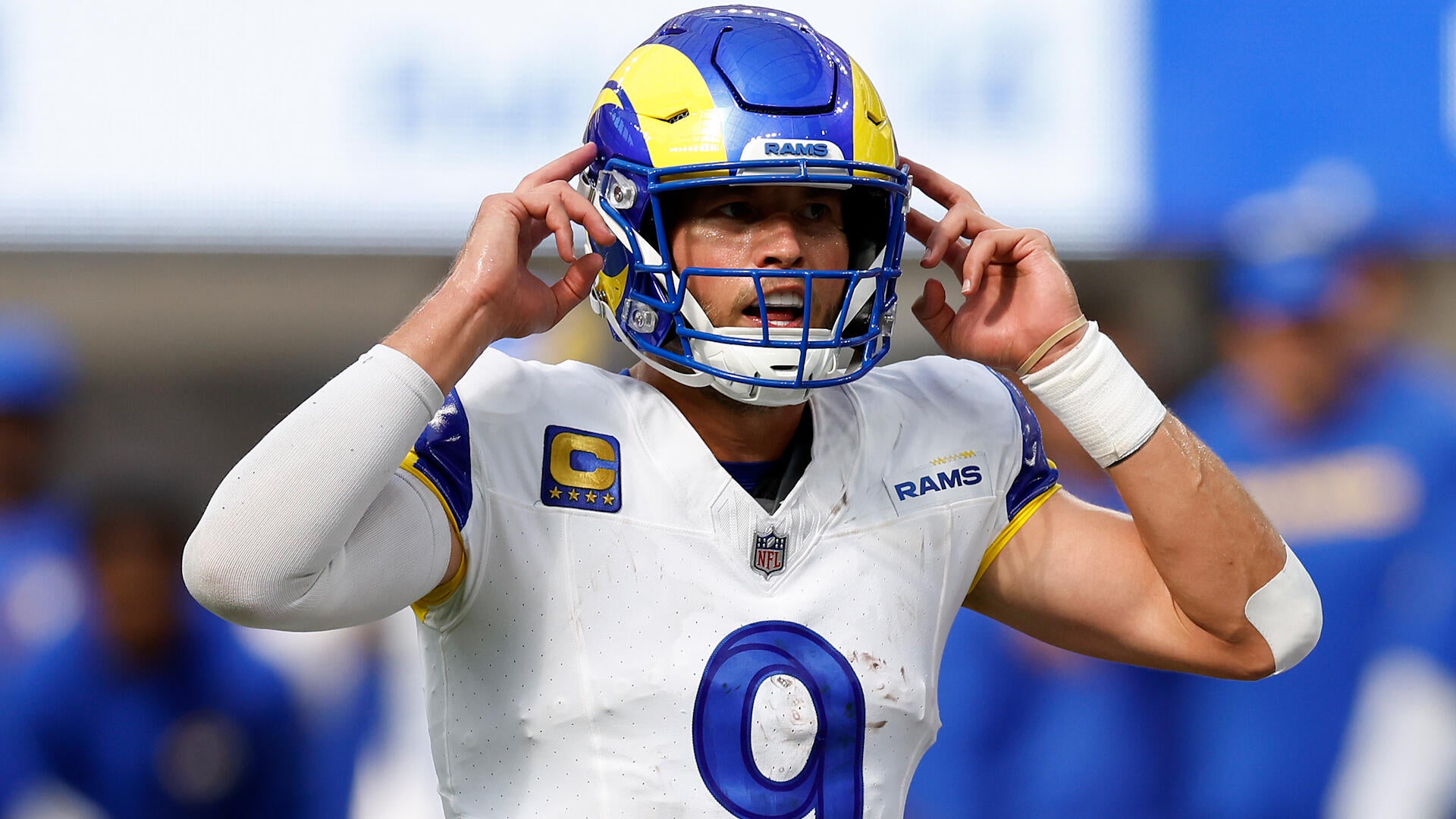 https://sportshub.cbsistatic.com/i/2025/09/08/a5c2a5e6-49a4-4bcd-a8e3-df31ec716dc0/stafford.jpg