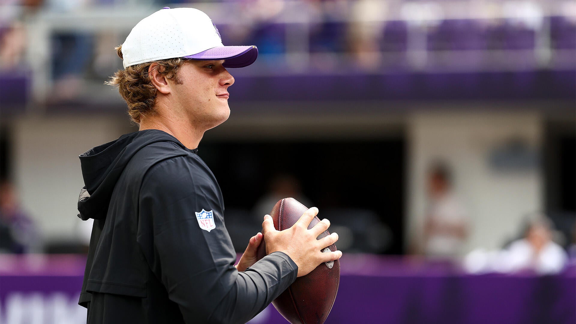 https://sportshub.cbsistatic.com/i/2025/09/08/d0df0bc6-747a-41c4-9781-191e6067fe52/jj.jpg