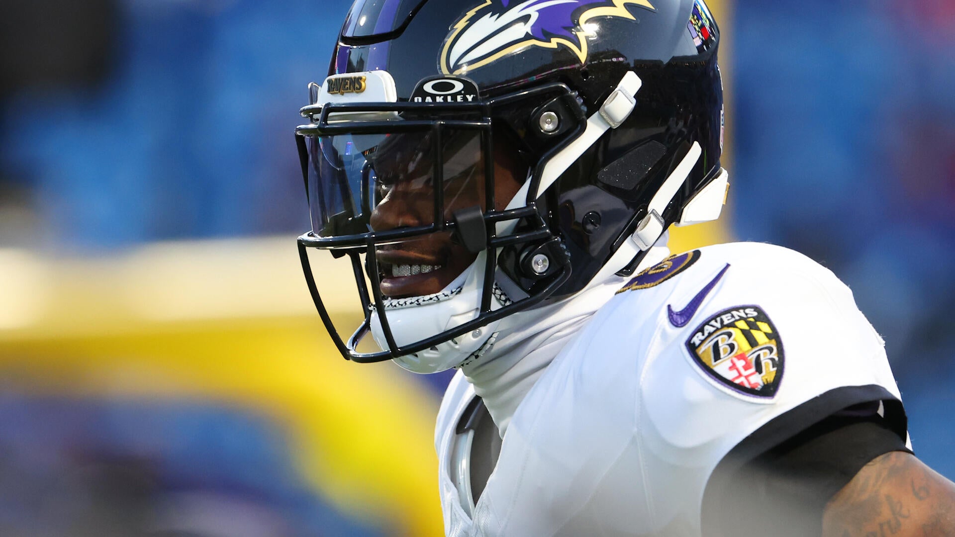 https://sportshub.cbsistatic.com/i/2025/09/08/e10b5131-dce1-4124-8422-651d86e38a9b/lamar-jackson.jpg