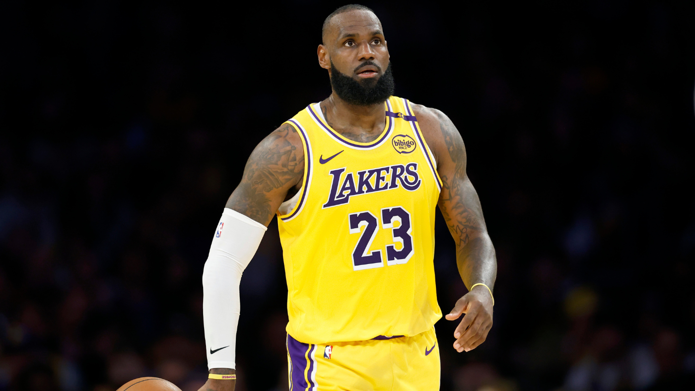 lakers-jerseys-getty.png