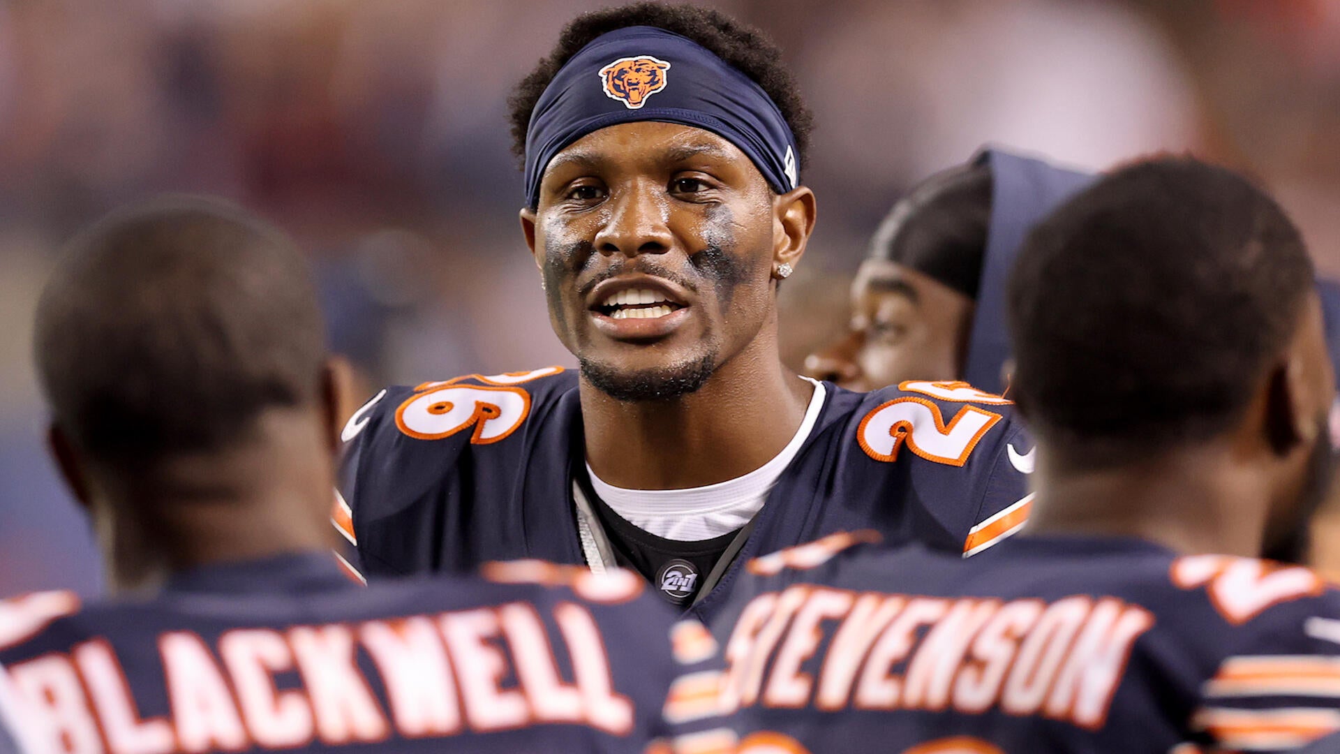https://sportshub.cbsistatic.com/i/2025/09/09/51cebbb0-7f3b-41a7-b6e5-62d73f180569/bears-d.jpg