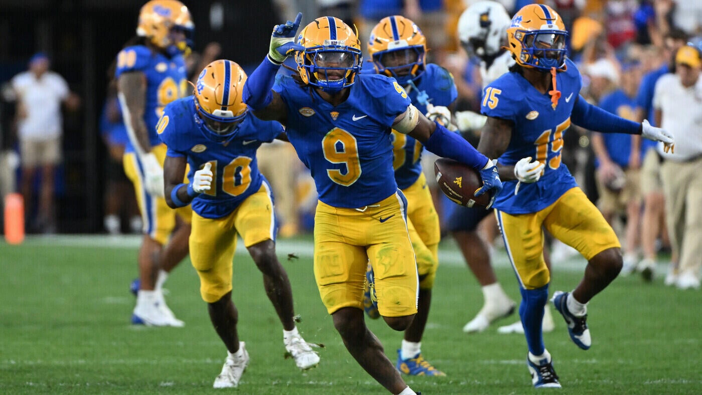 NCAA Football: West Virginia at Pittsburgh