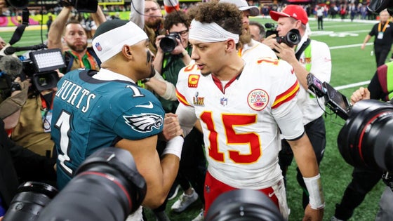 mahomes-hurts.jpg