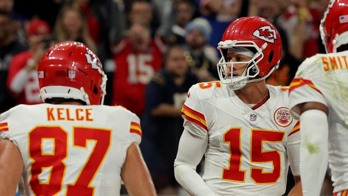 https://sportshub.cbsistatic.com/i/2025/09/13/fe628d1a-270c-4a75-9778-8c30c14b473d/mahomes-kelce-imagn.jpg