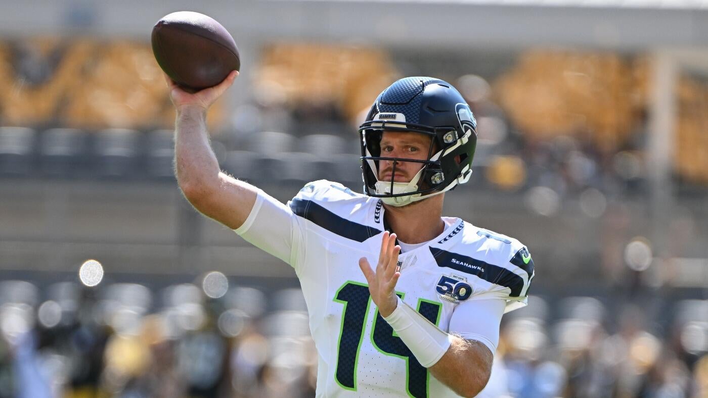 https://sportshub.cbsistatic.com/i/2025/09/18/4a1d2161-744d-4e02-920b-c59bb72e2c06/sam-darnold-seahawks-imagn-images.jpg