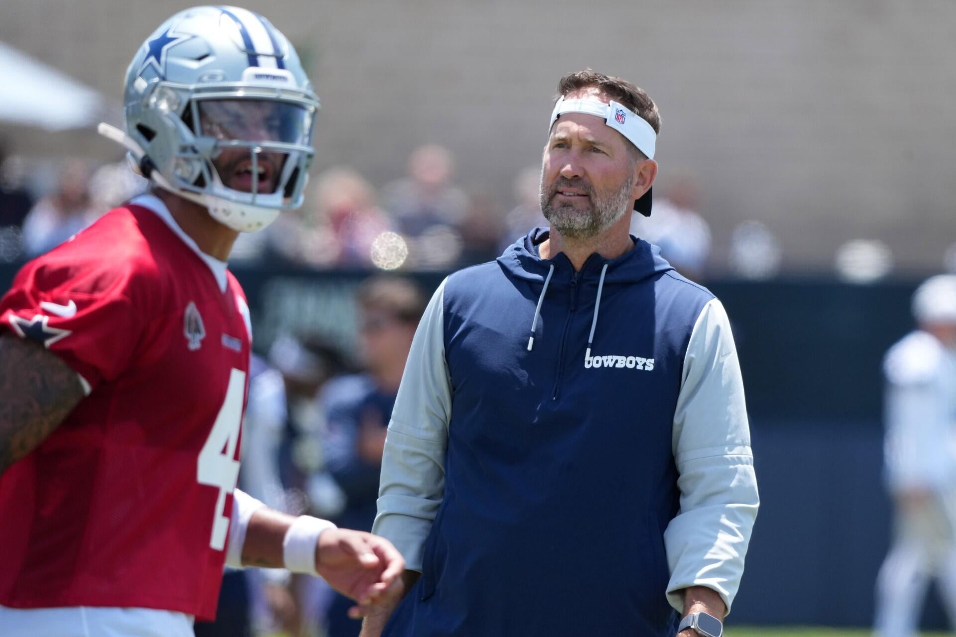 <a href="https://www.cbssports.com/nfl/news/cowboys-dak-prescott-confident-as-ever-how-partnership-with-brian-schottenheimer-has-silenced-naysayers/" target="_blank">Cowboys’ Dak Prescott confident as ever: How partnership with Brian Schottenheimer has silenced naysayers</a>