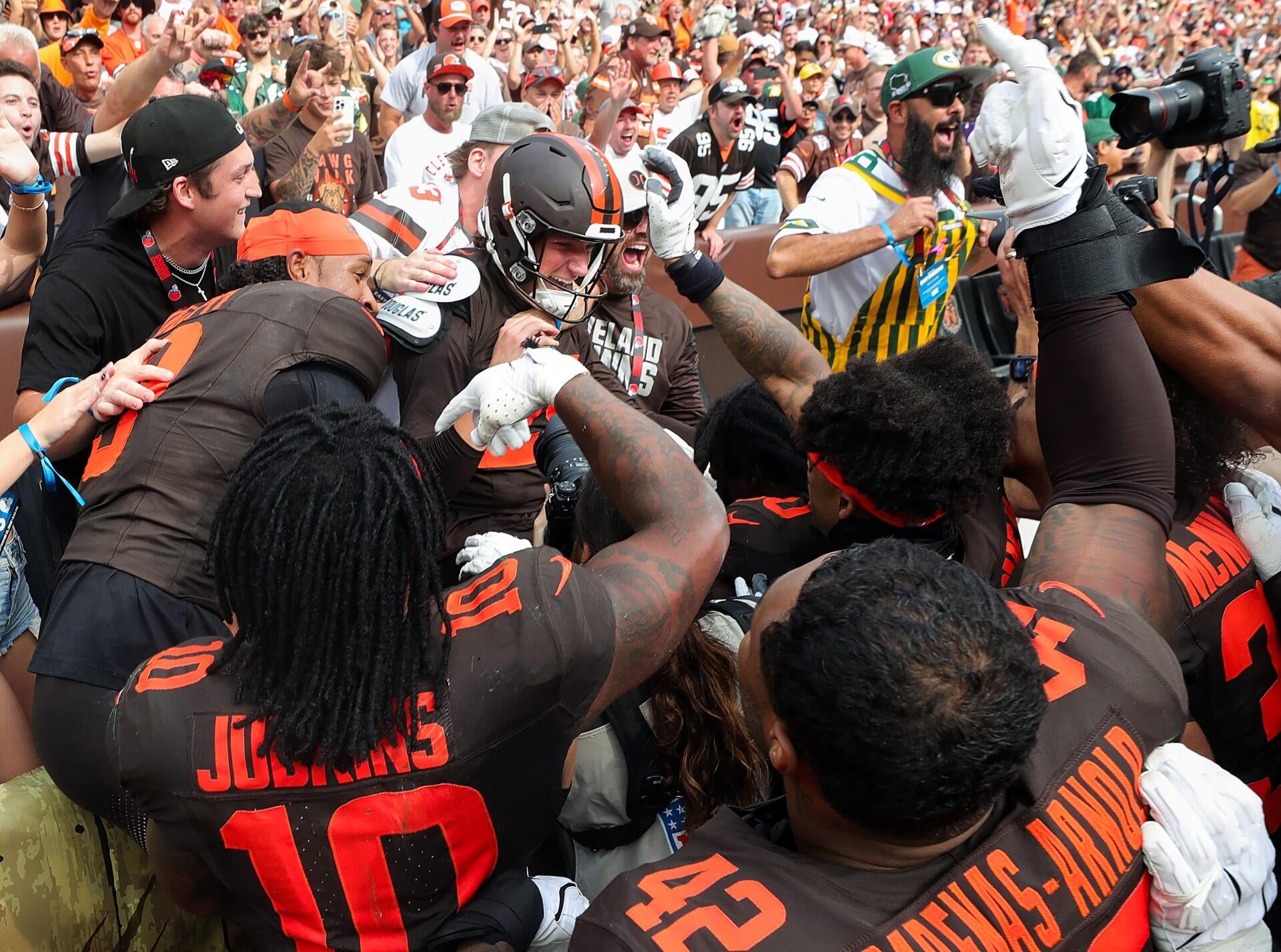 Browns end this 300-game winning streak by Packers that dated back to 1967, plus 11 other wild Week 3 stats