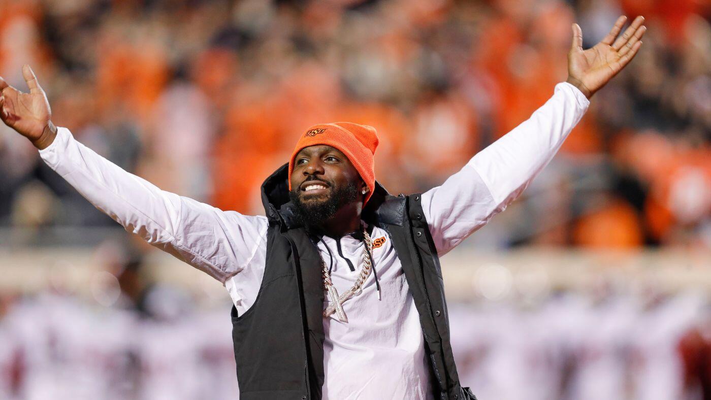 <a href="https://www.cbssports.com/college-football/news/oklahoma-state-coaching-search-dez-bryant-endorses-zac-robinson-to-replace-mike-gundy/" target="_blank">Oklahoma State coaching search: Dez Bryant endorses Zac Robinson to replace Mike Gundy</a>