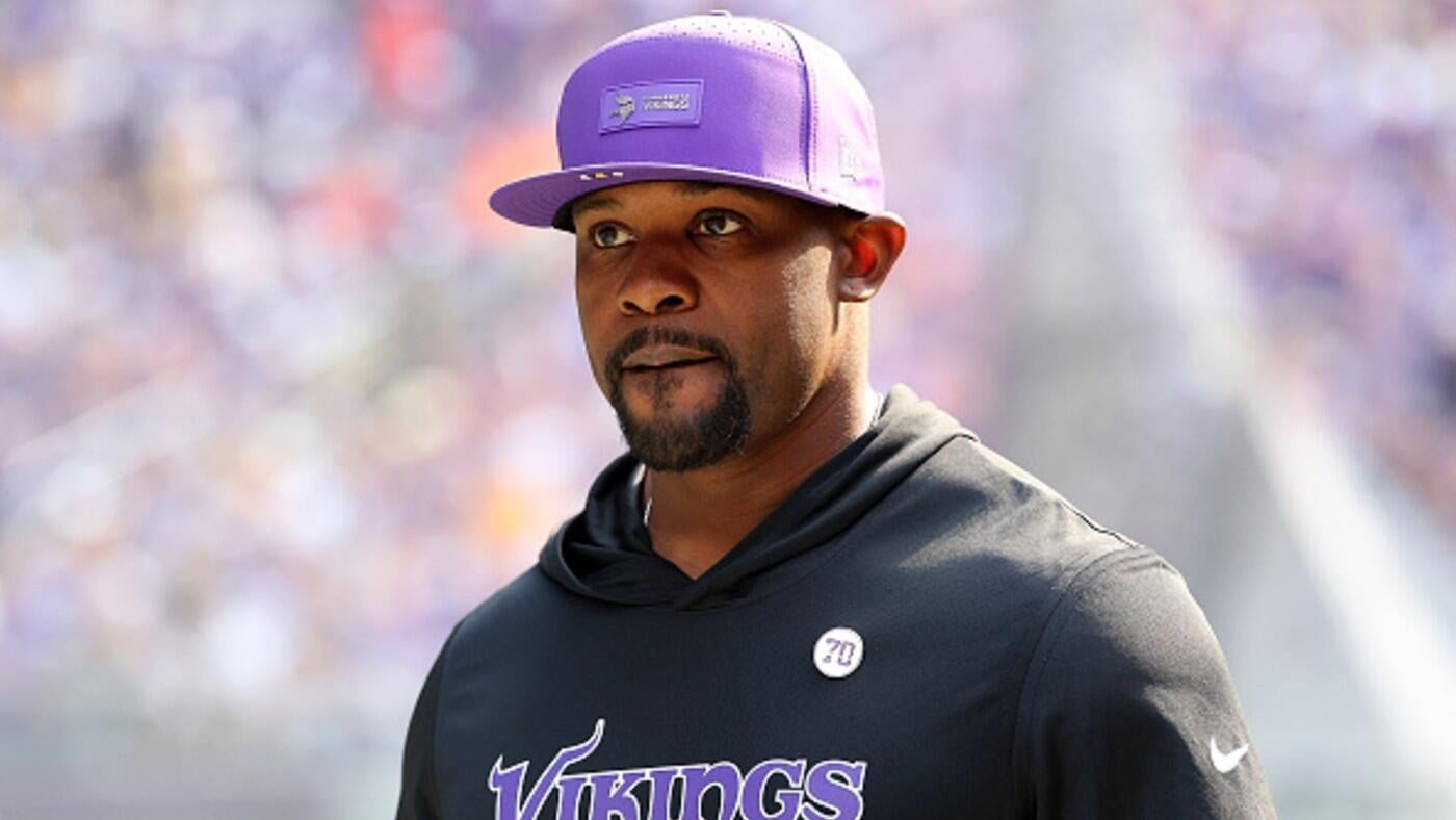 <a href="https://www.cbssports.com/nfl/news/aaron-rodgers-advocates-for-brian-flores-to-get-another-chance-to-be-an-nfl-head-coach/" target="_blank">Aaron Rodgers advocates for Brian Flores to get another chance to be an NFL head coach</a>