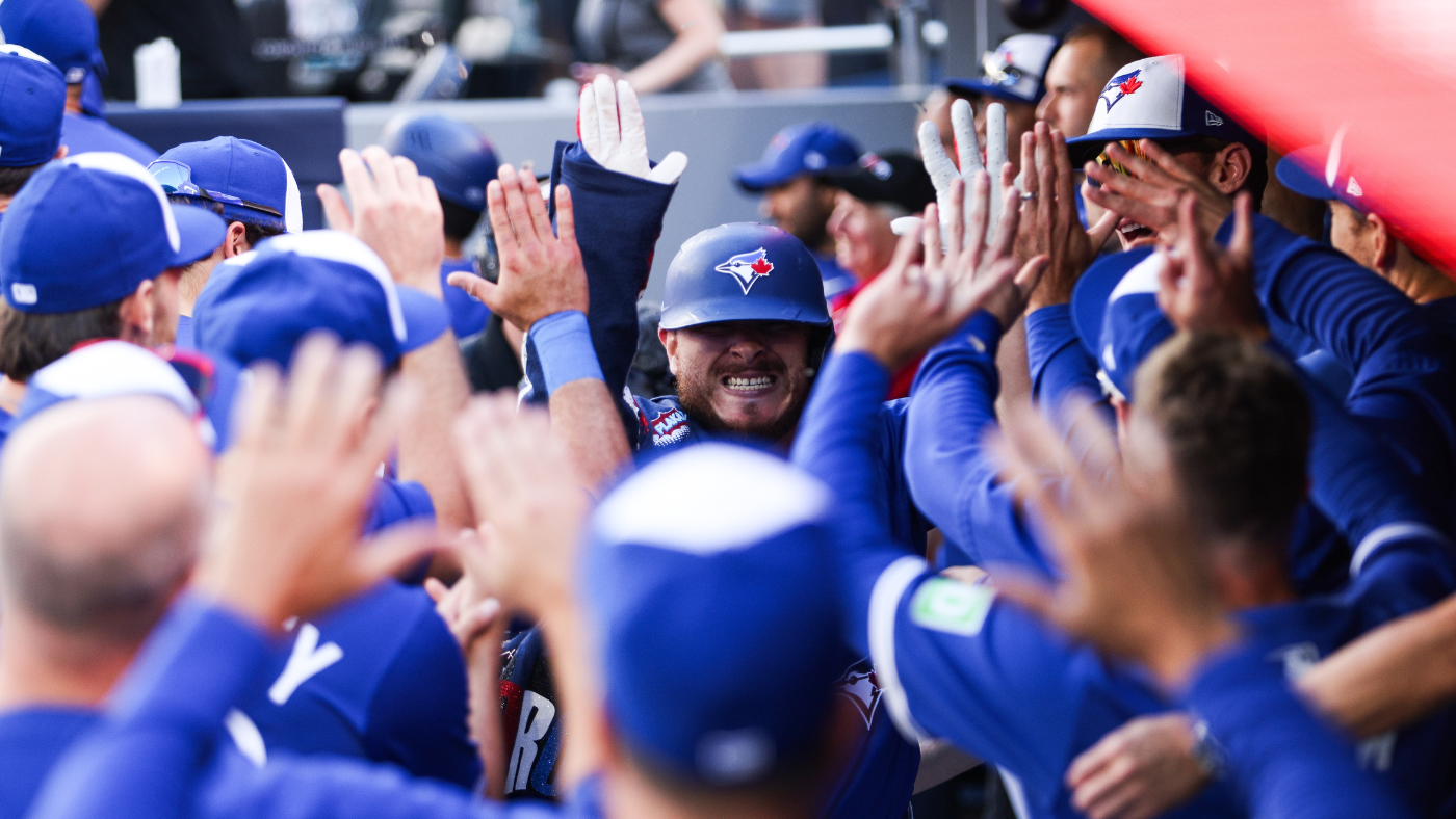 Blue Jays clinch AL East for the first time since 2015: Toronto holds off Yankees, secures No. 1 playoff seed