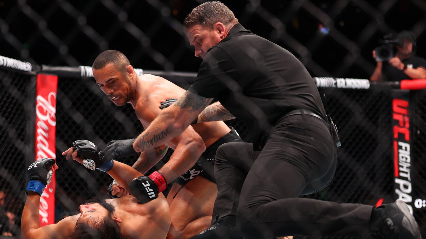 https://sportshub.cbsistatic.com/i/2025/09/28/f1128b6d-3dca-483a-92dc-a1ab66fa7b30/carlos-ulberg-reyes-ko.jpg
