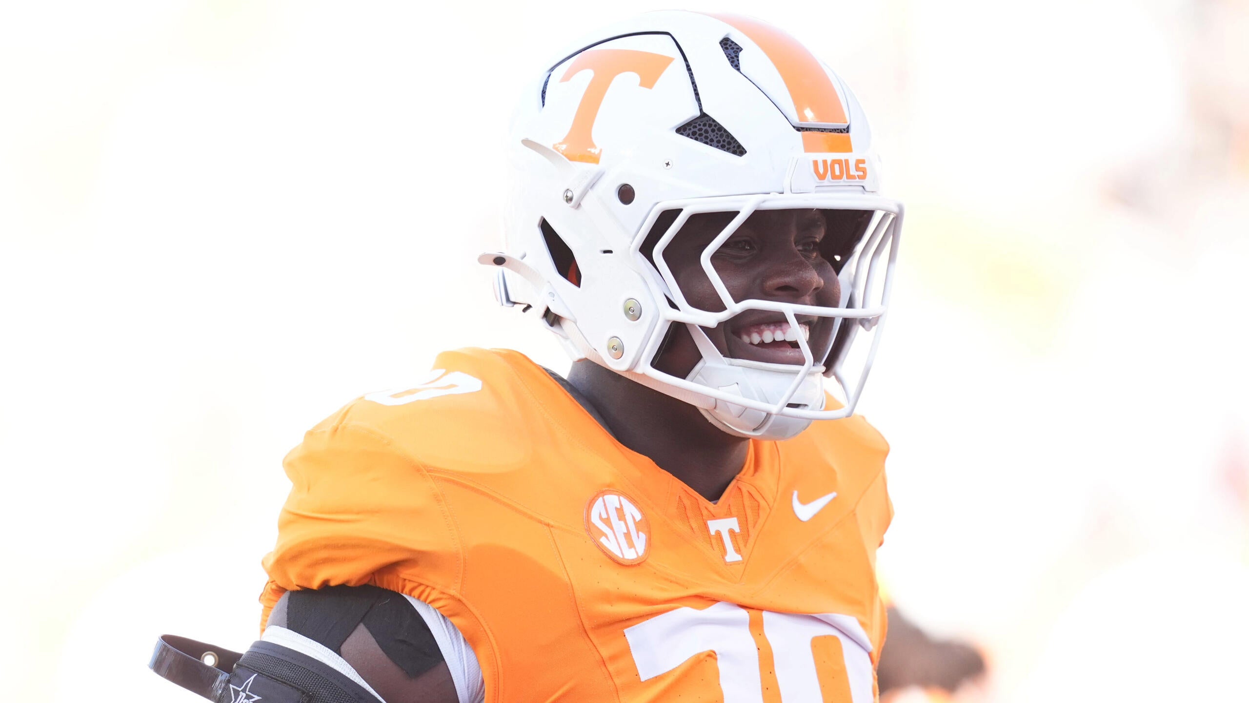 David Sanders Jr. makes Tennessee debut in crunch time: 'He was ...