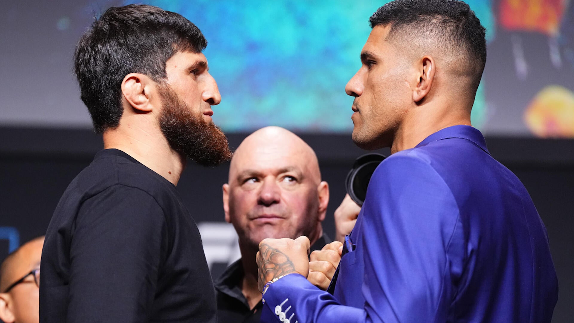 https://sportshub.cbsistatic.com/i/2025/10/03/69cf7ea4-6428-4109-aaab-7451ee333a52/ufc-1.jpg