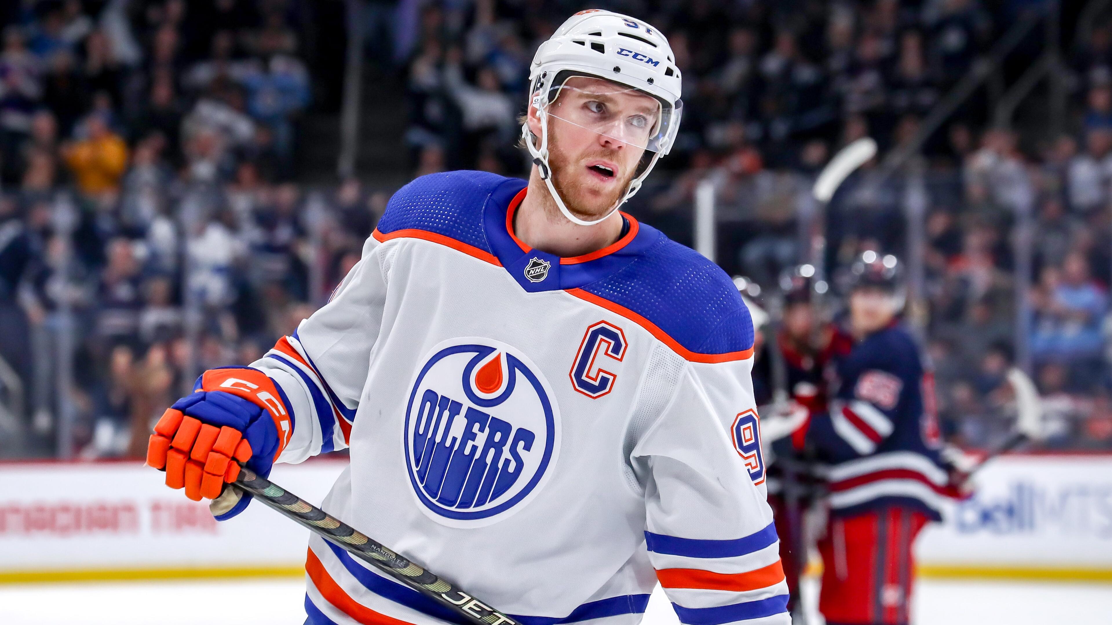 https://sportshub.cbsistatic.com/i/2025/10/06/82893a5b-d8da-44c5-a631-52a28fbb88ec/gettyimages-2122390254-2.jpg