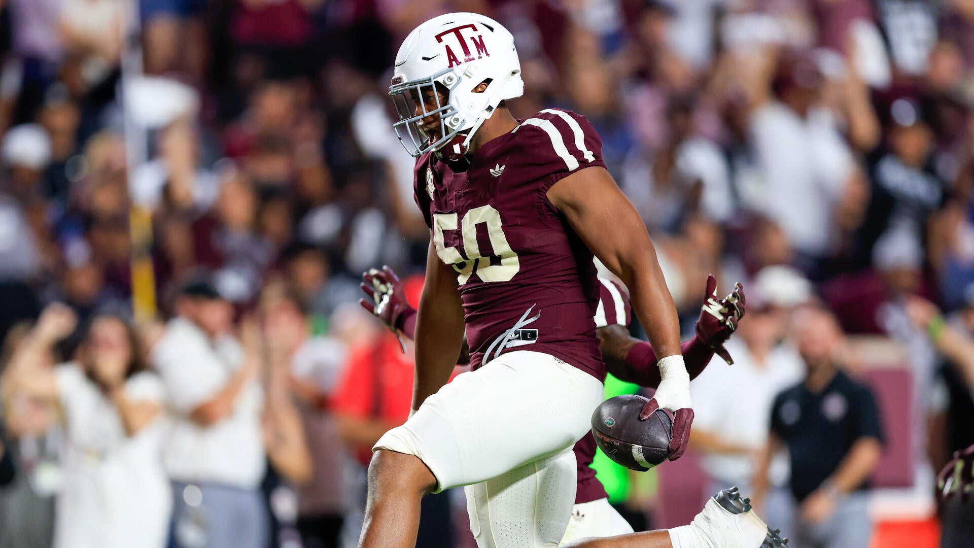 https://sportshub.cbsistatic.com/i/2025/10/12/75137438-b977-49b4-8919-2b86411b9917/texas.jpg