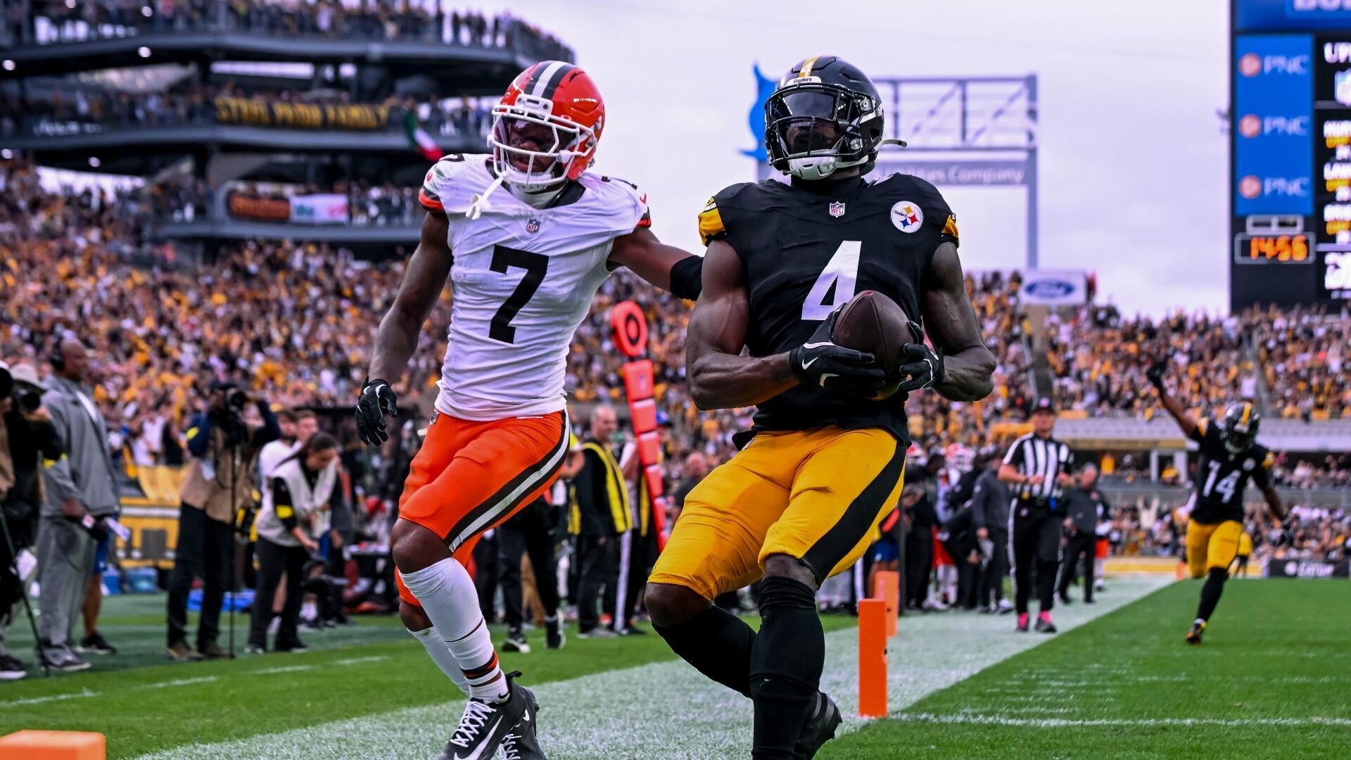 Week 9 NFL score predictions, best bets, odds, picks today: Expert reveals exact scores for all 14 matchups