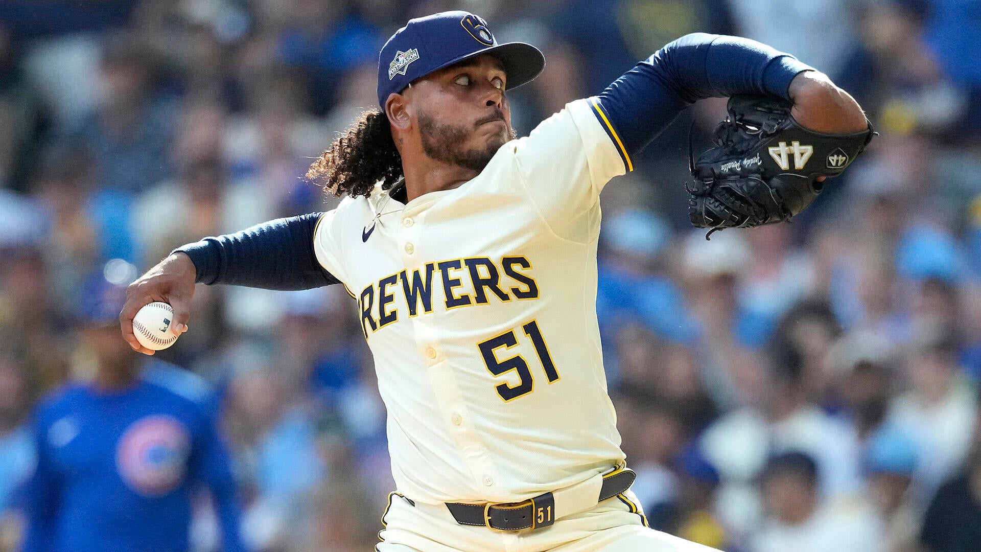 https://sportshub.cbsistatic.com/i/2025/10/18/4c8345dc-9d64-430d-9359-eef0dac80d62/freddy-peralta-brewers-g.jpg