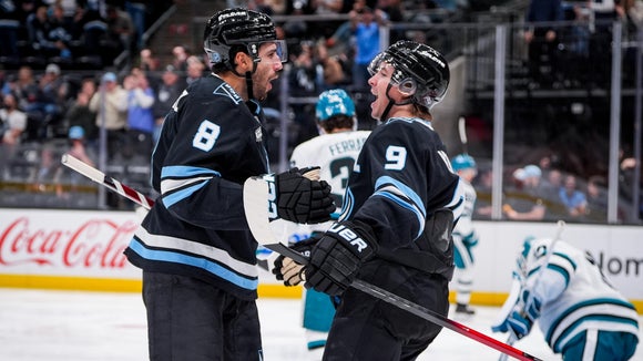 Sharks vs Mammoth
