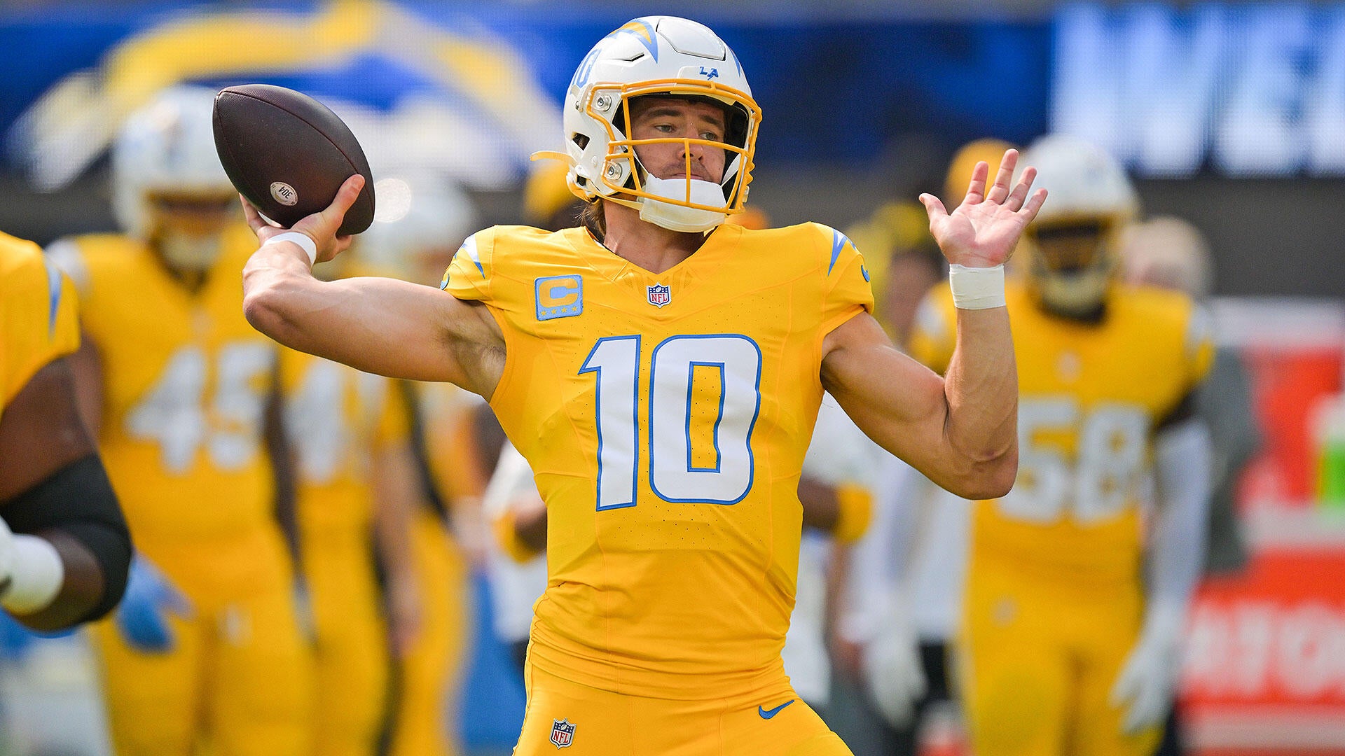 <a href="https://www.cbssports.com/nfl/news/thursday-night-football-prediction-odds-spread-line-chargers-vikings-expert-picks/" target="_blank">Thursday Night Football prediction, odds, spread, line: Chargers vs. Vikings picks from expert on 19-6 roll</a>