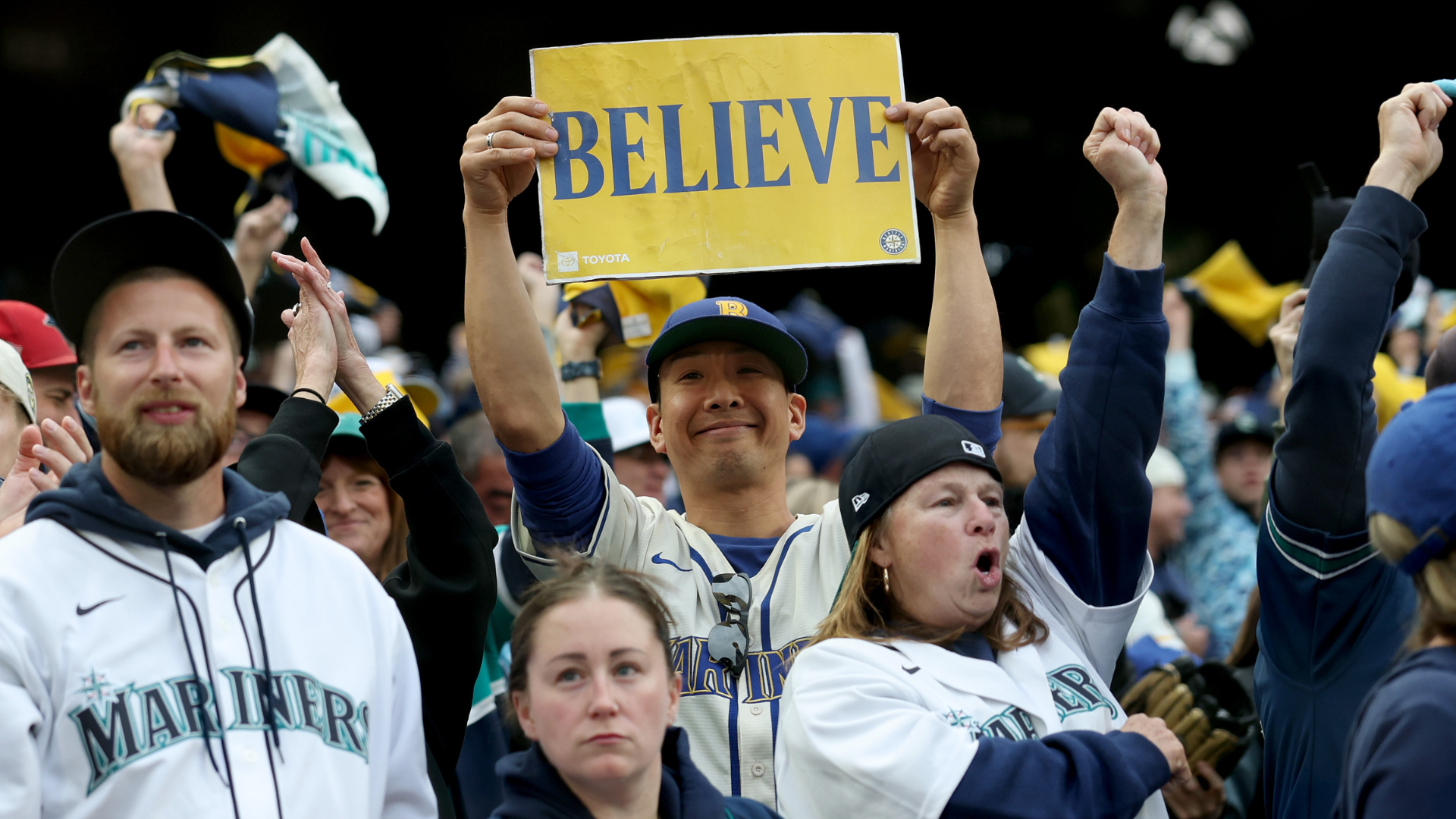 https://sportshub.cbsistatic.com/i/2025/10/19/d254896d-12e1-4744-90f9-f8f49a130b19/mariners-fans-believe-getty.png