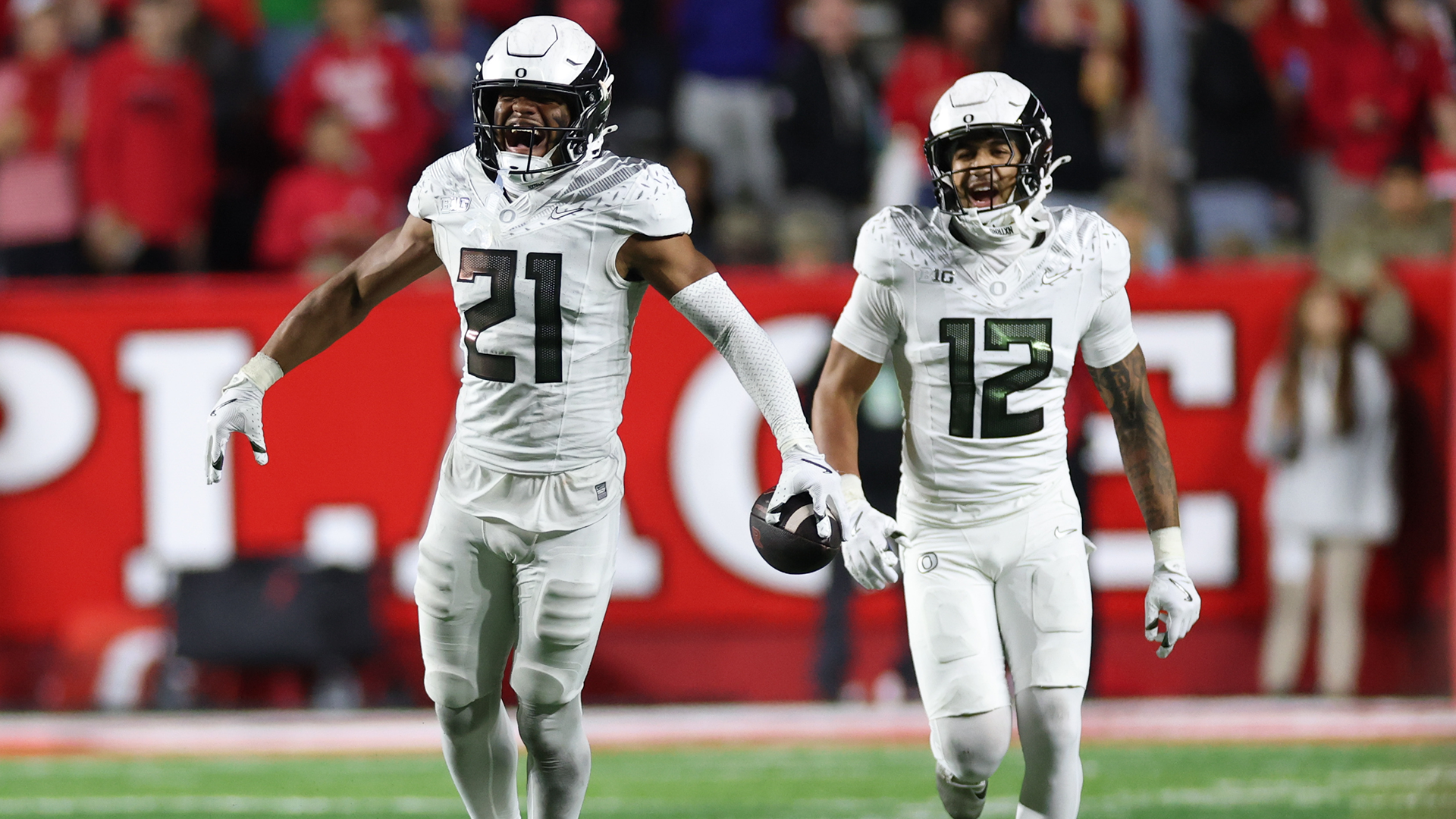 College football grades: Oregon earns ‘A’ mark for offensive explosion, Texas gets ‘C-‘ on Week 8 report card