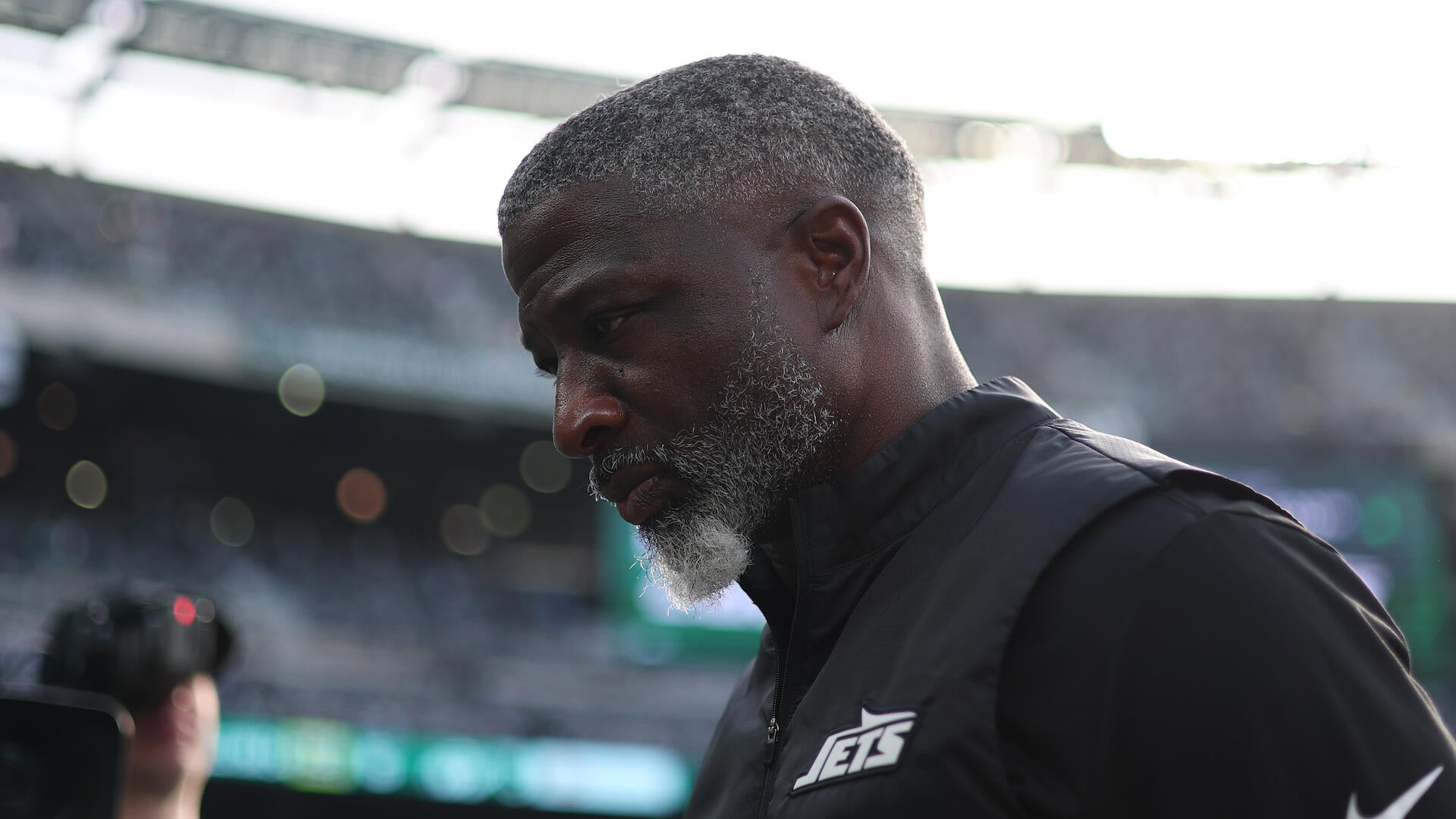 https://sportshub.cbsistatic.com/i/2025/10/19/f43f181b-a2d3-4948-8343-c3ea54914896/glenn.jpg