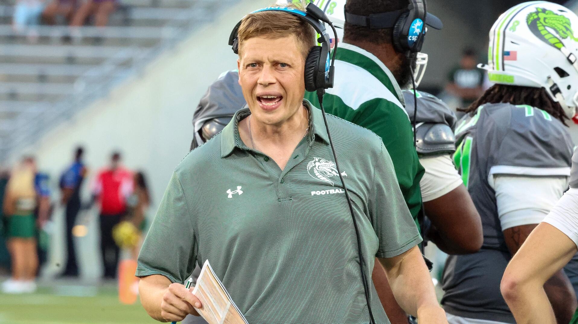 <a href="https://www.cbssports.com/college-football/news/uab-interim-coach-alex-mortensen-son-nfl-reporter-debut-upset-memphis/" target="_blank">UAB interim coach Alex Mortensen — son of the late great NFL reporter — reflects on debut, upset of Memphis</a>