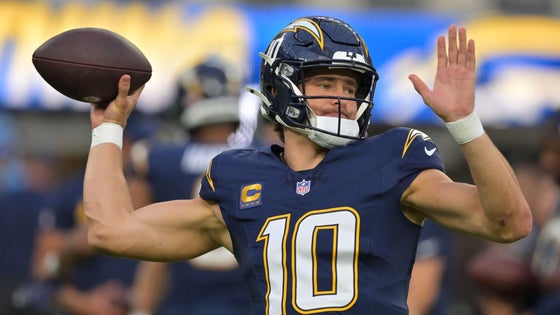 usatsi-justin-herbert-chargers.jpg