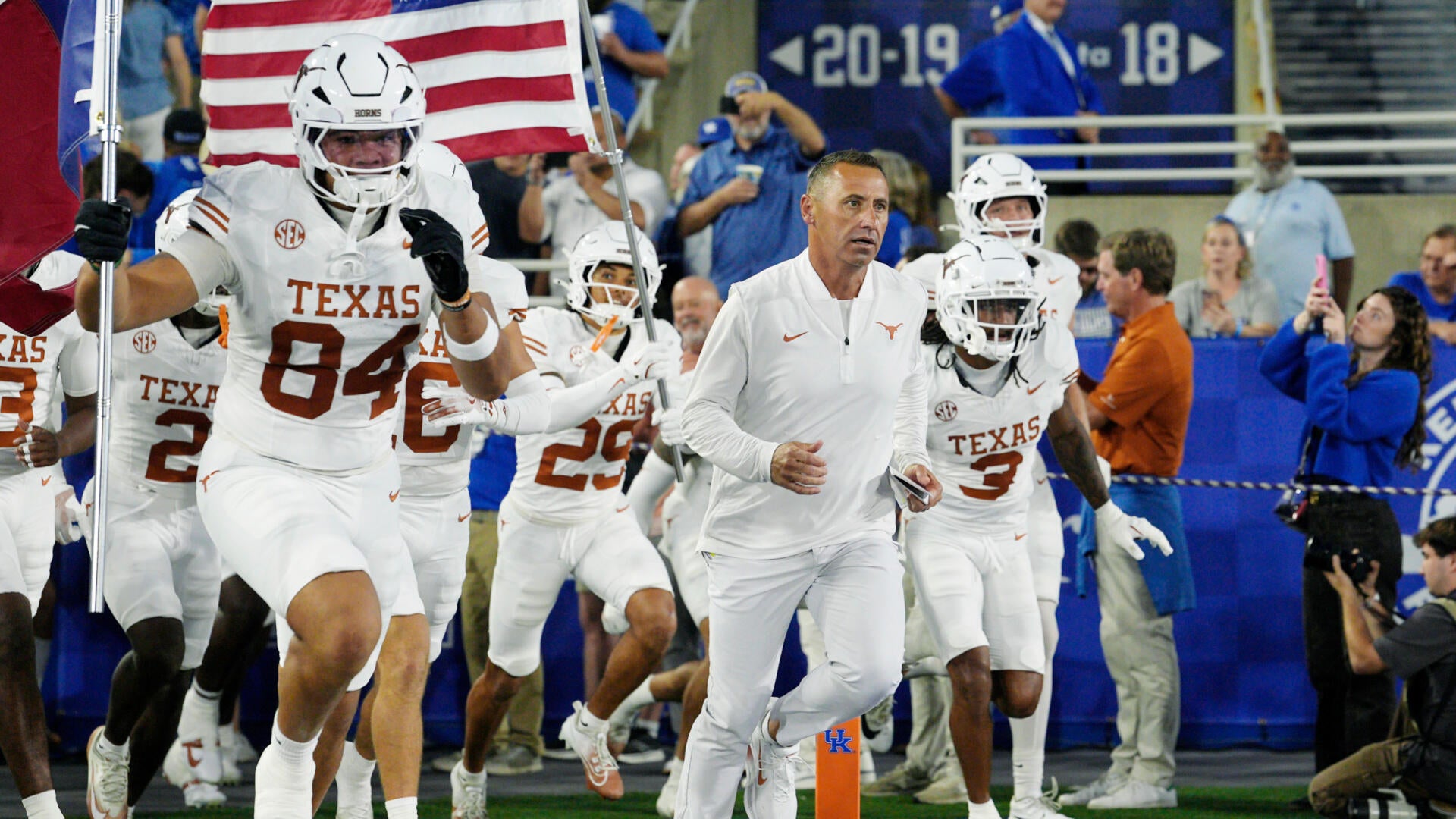<a href="https://www.cbssports.com/college-football/news/steve-sarkisian-nfl-interest-why-he-would-want-to-leave-texas-why-nfl-may-not-want-him/" target="_blank">Steve Sarkisian’s NFL interest isn’t new, but timing of latest report raises questions at turbulent Texas</a>