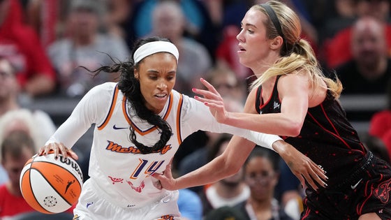 lexie-hull-dewanna-bonner-wnba-g.jpg