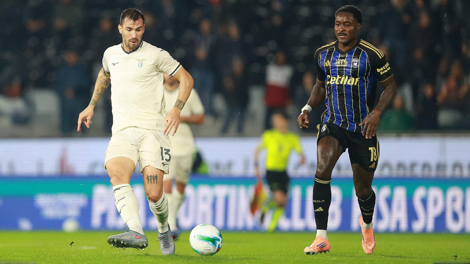 VIDEO: Ugly scenes in Italy! Lazio and Roma fans launch flares at each  other in clashes ahead of Coppa Italia quarter-final derby | Goal.com US, image size:1920x1080