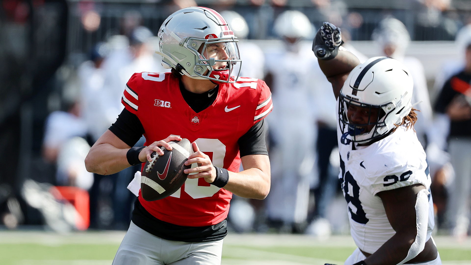 <a href="https://www.cbssports.com/college-football/news/heisman-trophy-2025-odds-julian-sayin-favored-over-fernando-mendoza-ty-simpson-ahead-of-week-12-games/" target="_blank">Heisman Trophy 2025 odds: Julian Sayin favored over Fernando Mendoza, Ty Simpson ahead of Week 12 games</a>