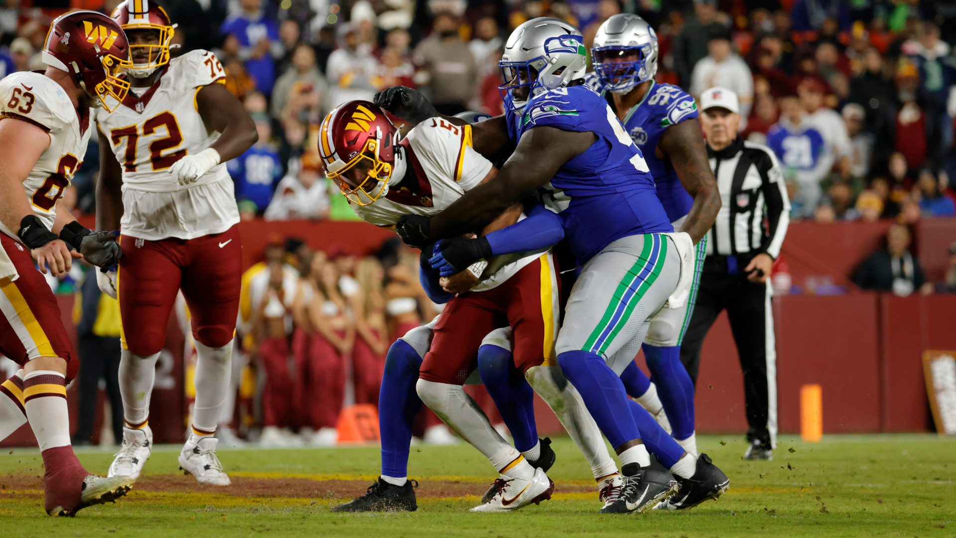 Jayden Daniels injury: Commanders star QB severely hurts left elbow, arm late in loss to Seahawks
