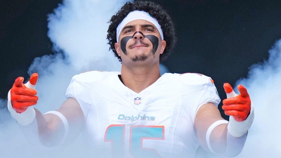 getty-jaelan-phillips-dolphins.jpg