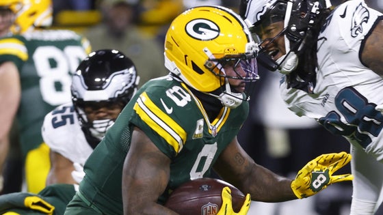 josh-jacobs-packers-eagles.jpg