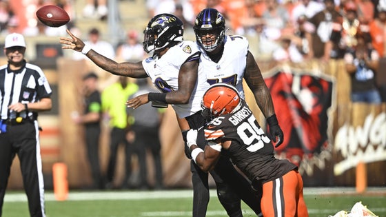 lamar-jackson-myles-garrett.jpg