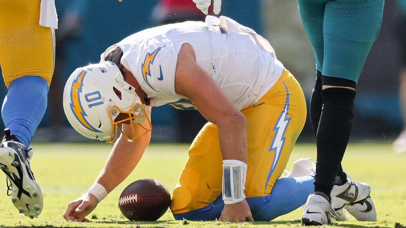 NFL Week 11 overreactions: Chargers on verge of second-half collapse? Bench J.J. McCarthy?