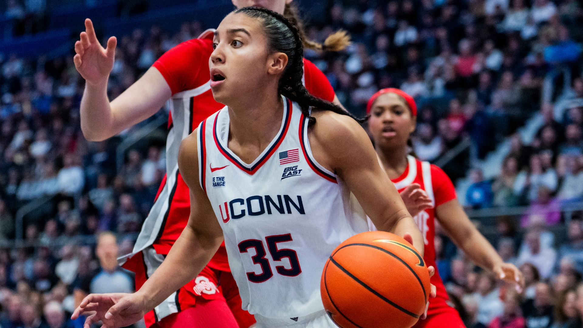 Women’s college basketball AP Top 25: UConn, South Carolina, UCLA stay on top in Week 3 with little movement