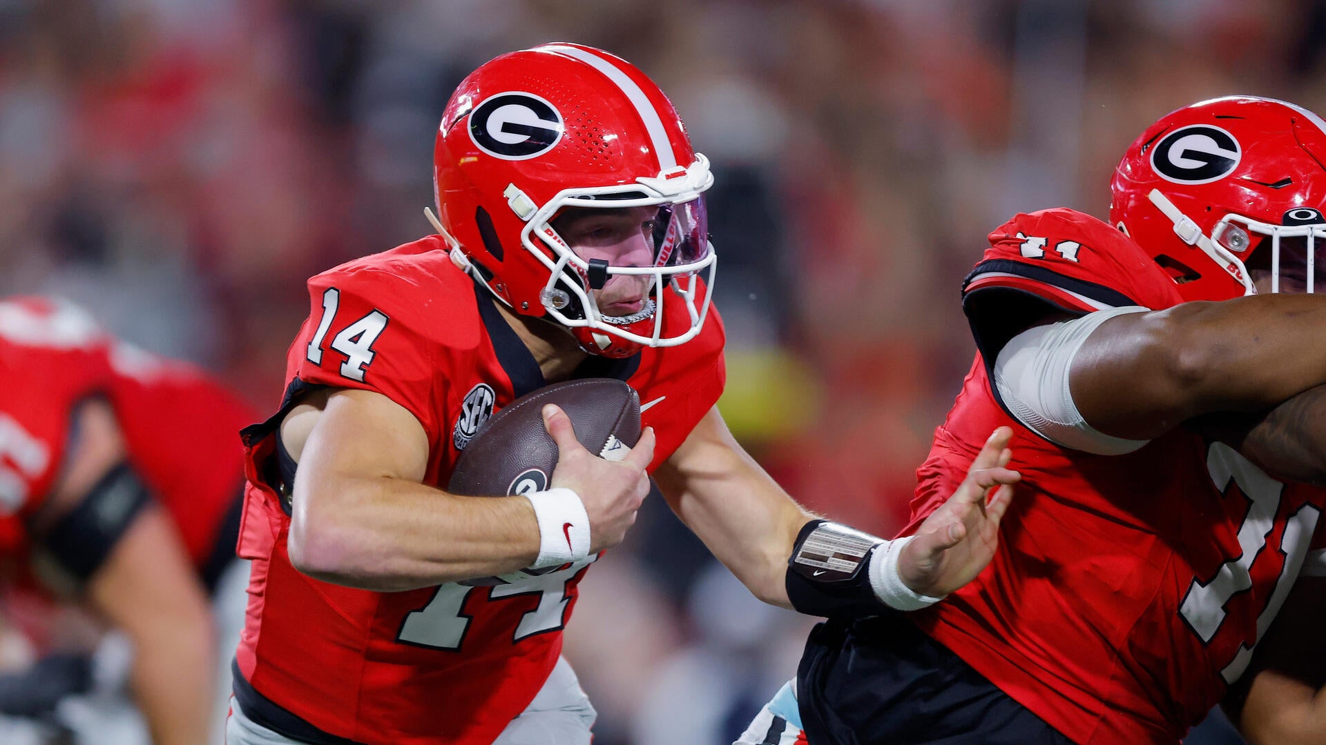 <a href="https://www.cbssports.com/college-football/news/heisman-trophy-odds-2025-week-13-gunner-stockton-ty-simpson/" target="_blank">2025 Heisman Trophy odds, Week 13 outlook: SEC QBs shift in race as Gunner Stockton climbs, Ty Simpson tumbles</a>