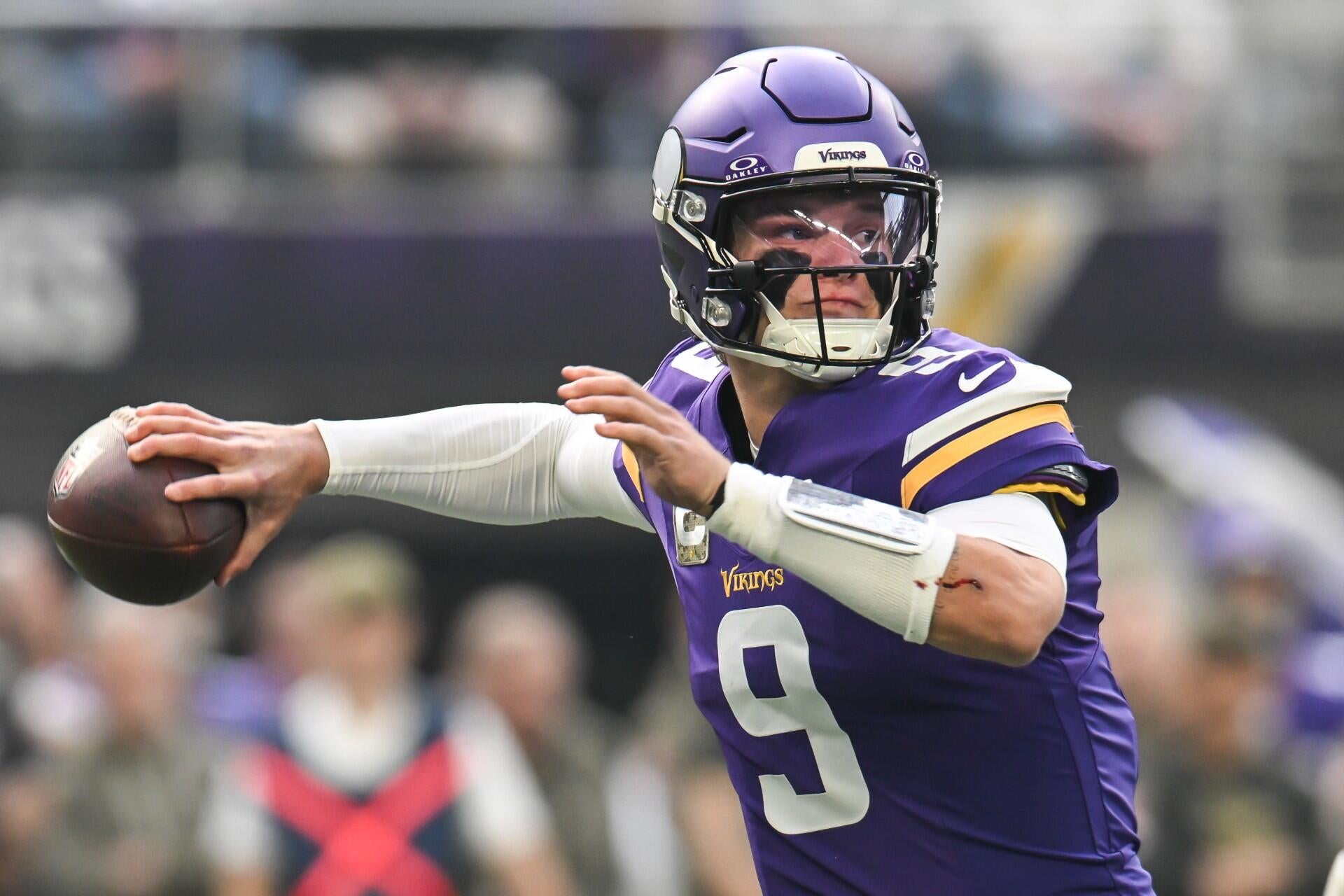 What's wrong with Vikings quarterback J.J. McCarthy and how can Minnesota fix him?