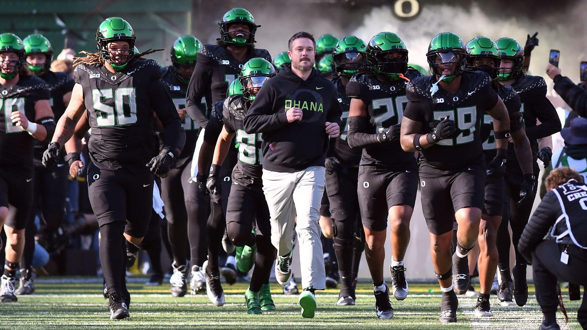 <a href="https://www.cbssports.com/college-football/news/ap-top-25-poll-college-football-rankings-oregon-oklahoma-week-14/" target="_blank">Oregon, Oklahoma solidify positioning in AP Top 25 rankings amid changes to Week 14 poll</a>