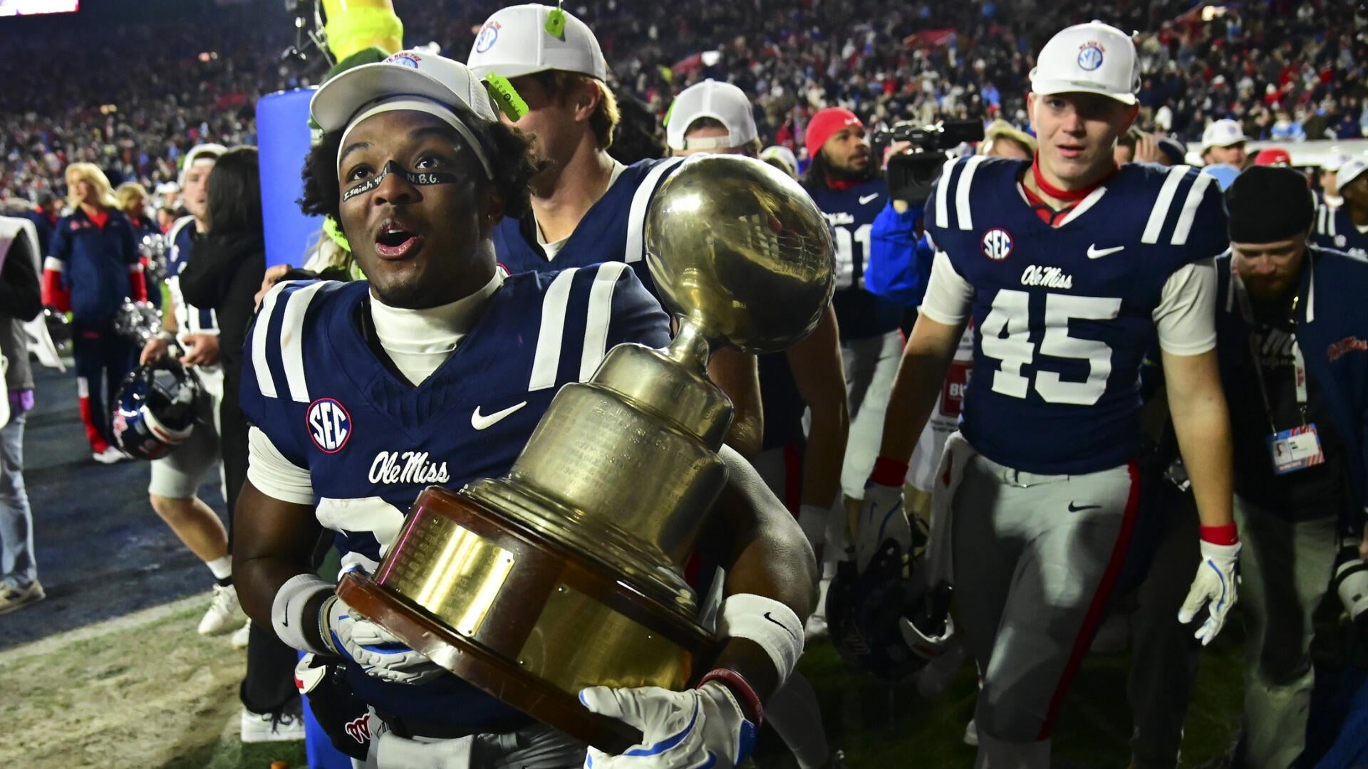 Ole Miss vs. Mississippi State prediction, pick, odds, spread: Rebels, Bulldogs renew Egg Bowl rivalry