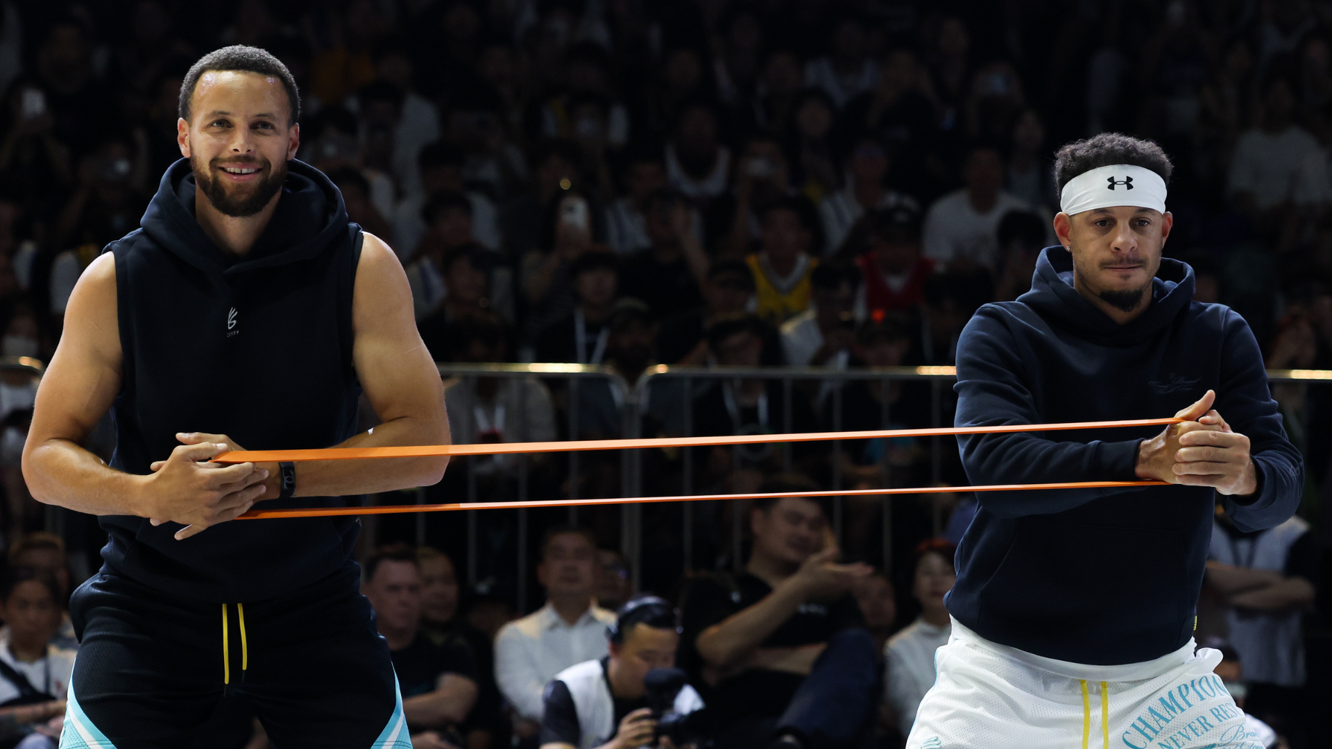 Stephen Curry to be rejoined by Seth Curry on Warriors, becoming the NBA's latest brother duo on same team