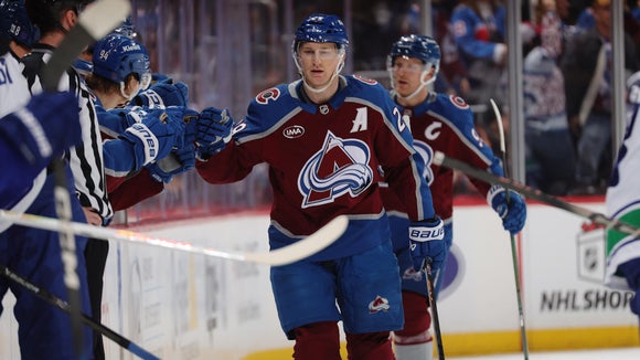 Canucks vs Avalanche