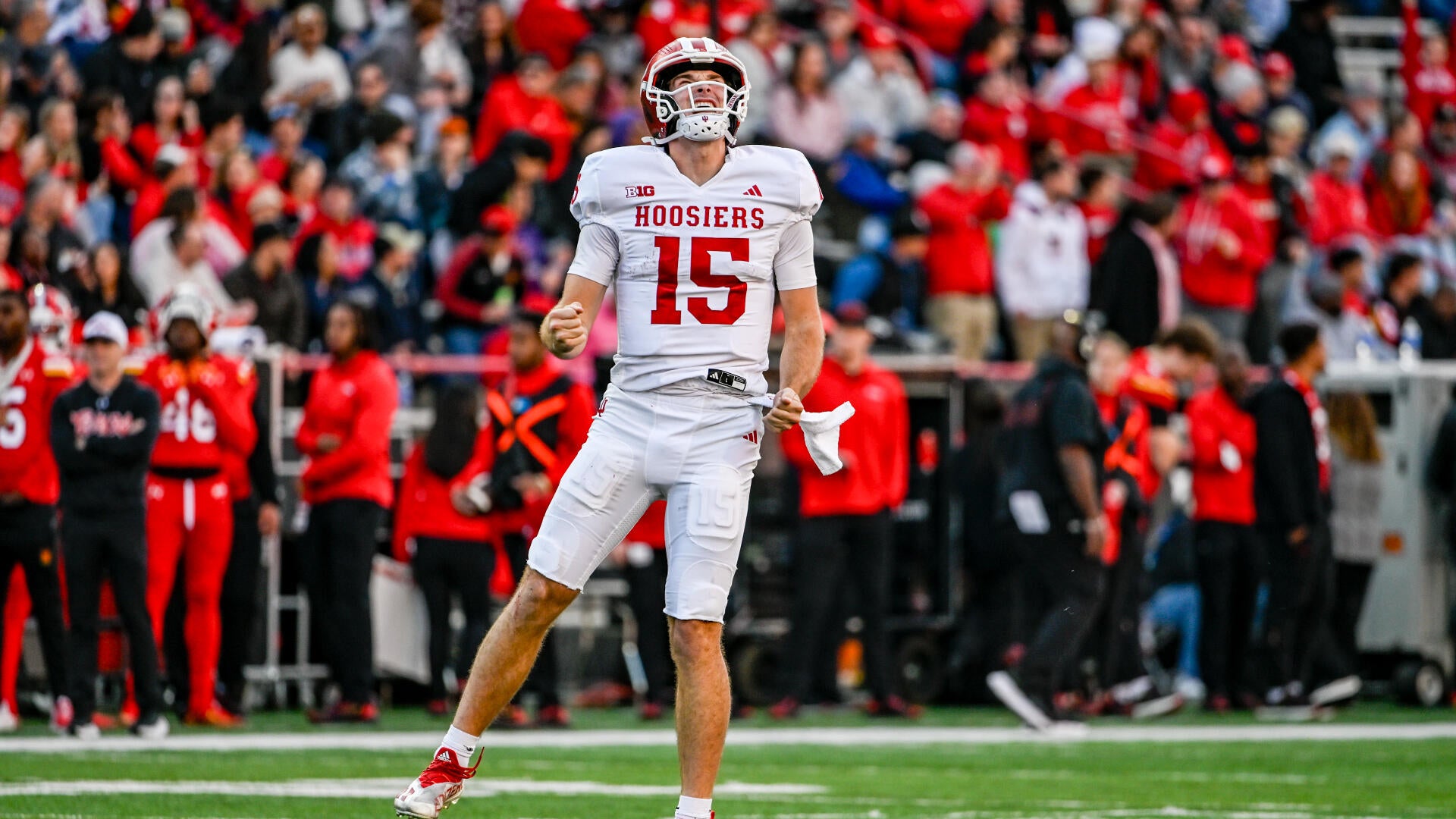 Heisman Favorites Mendoza and Sayin Face Off this Weekend