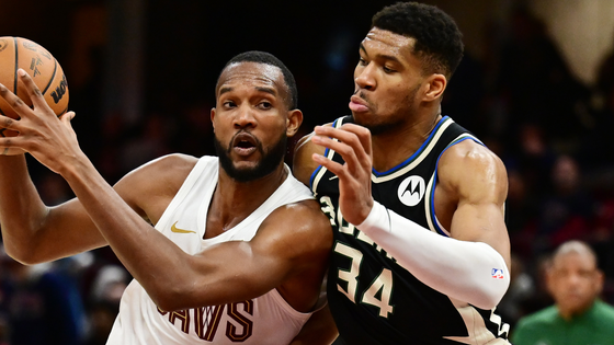 evan-mobley-giannis-imagn.png