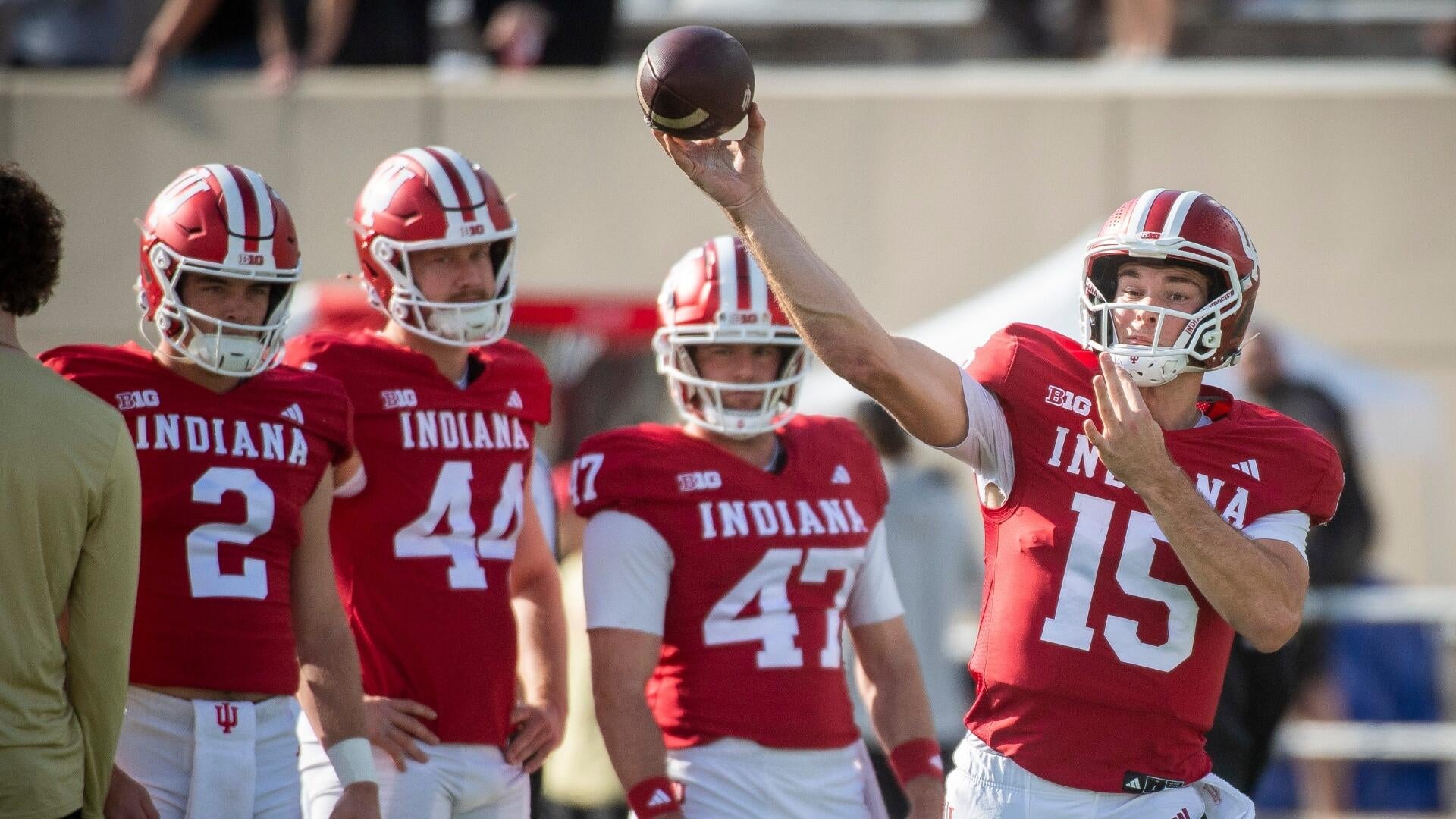 <a href="https://www.cbssports.com/college-football/news/heisman-trophy-2025-odds-fernando-mendoza-heavily-favored-to-win-award-after-indianas-undefeated-season/" target="_blank">Heisman Trophy 2025 odds: Fernando Mendoza heavily favored to win award after Indiana’s undefeated season</a>