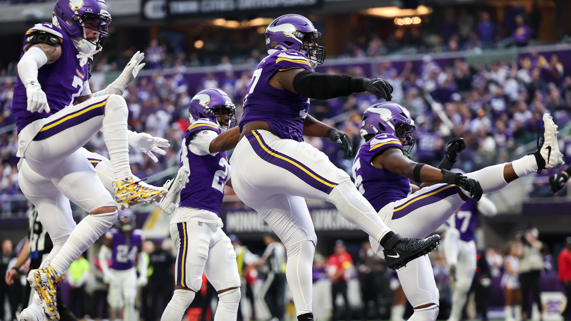 https://sportshub.cbsistatic.com/i/2025/12/07/2774dc3d-3f9f-4433-8b94-e4e7e69ff99a/vikings.jpg