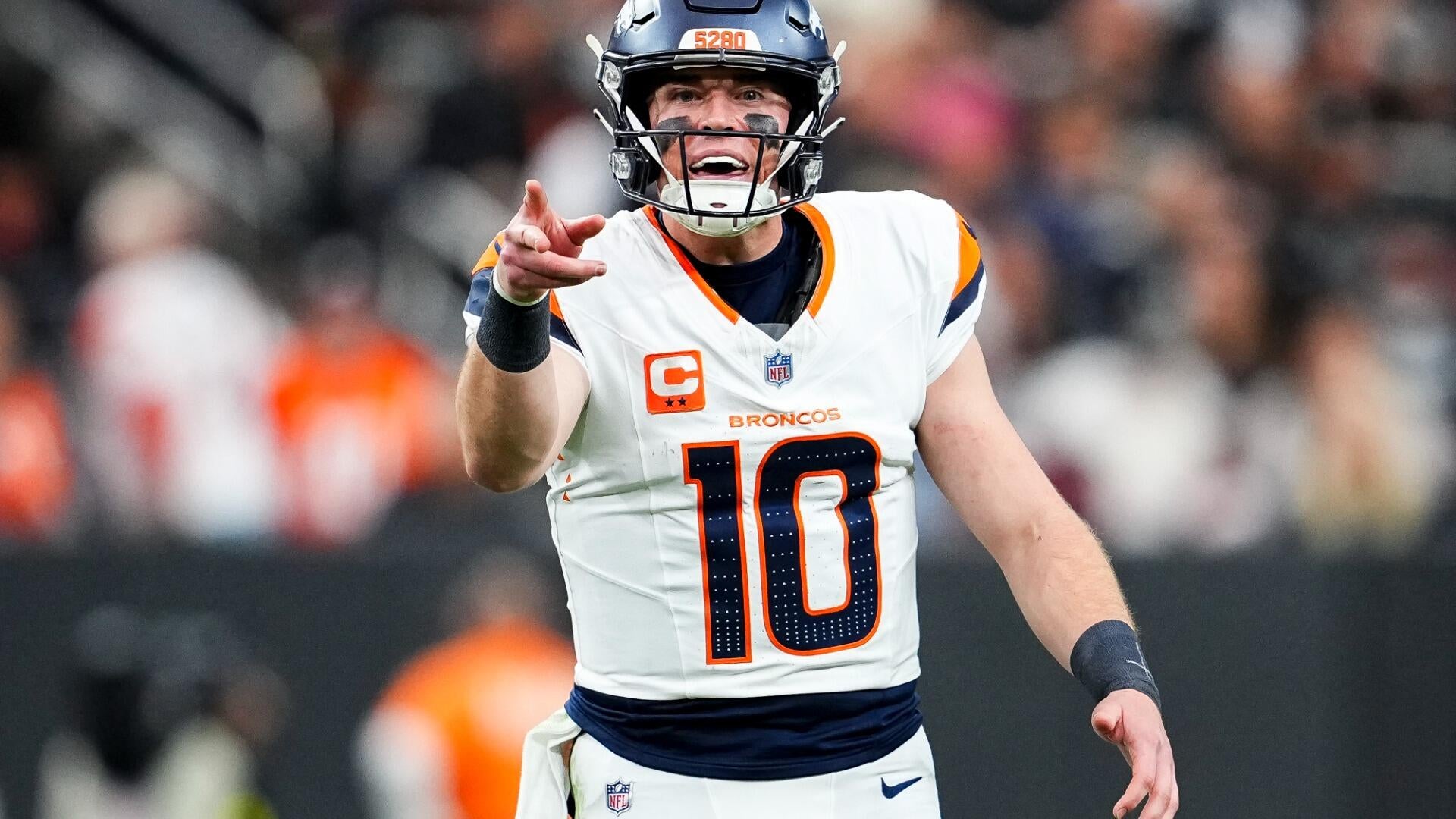 Broncos Host Packers In Midst Of 10-Game Win Streak