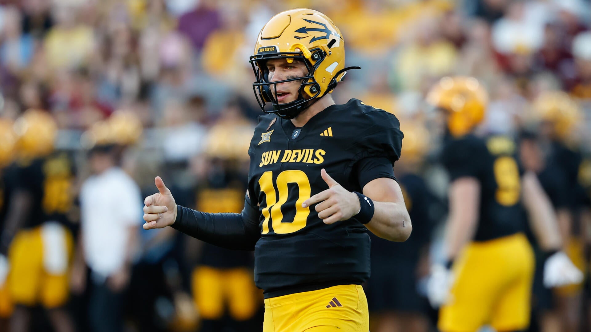<a href="https://www.cbssports.com/college-football/news/transfer-portal-tracker-2026-college-football-ncaa-players/" target="_blank">College football transfer portal tracker: Latest entries, player rankings, biggest transactions for 2026</a>